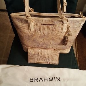 Medium Asher Tote and Wallet excellent condition.